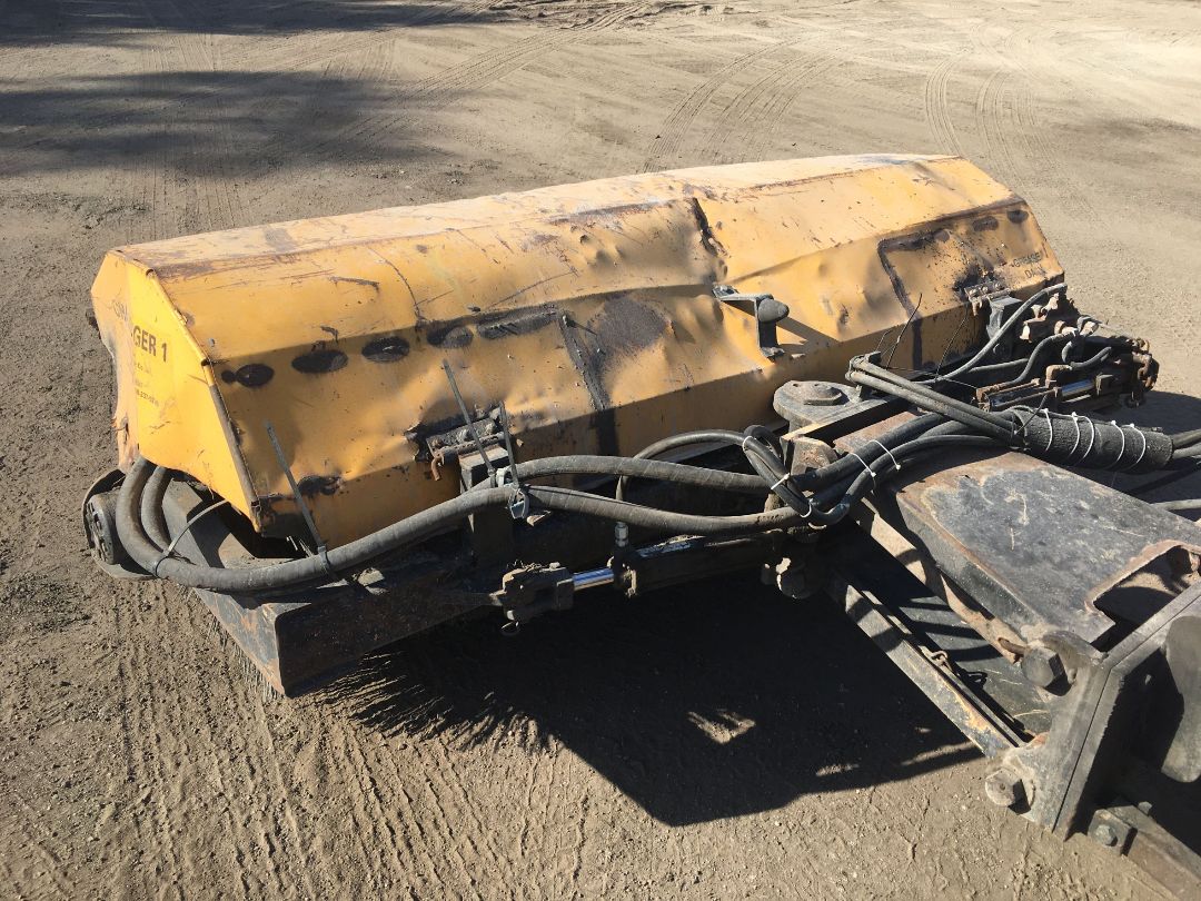 2010 KUBOTA MX4700F - Image 10